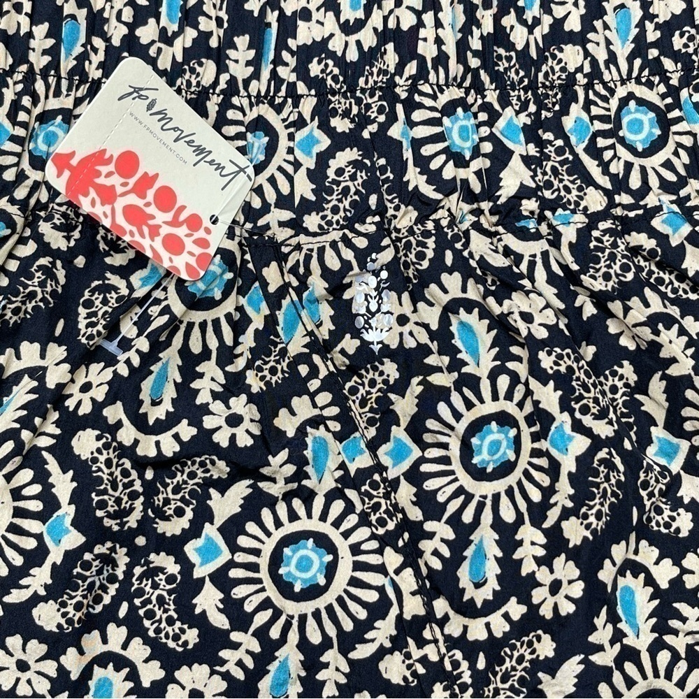 NWT FP Movement by Free People The Way Home Printed Short size Small - Picture 10 of 14